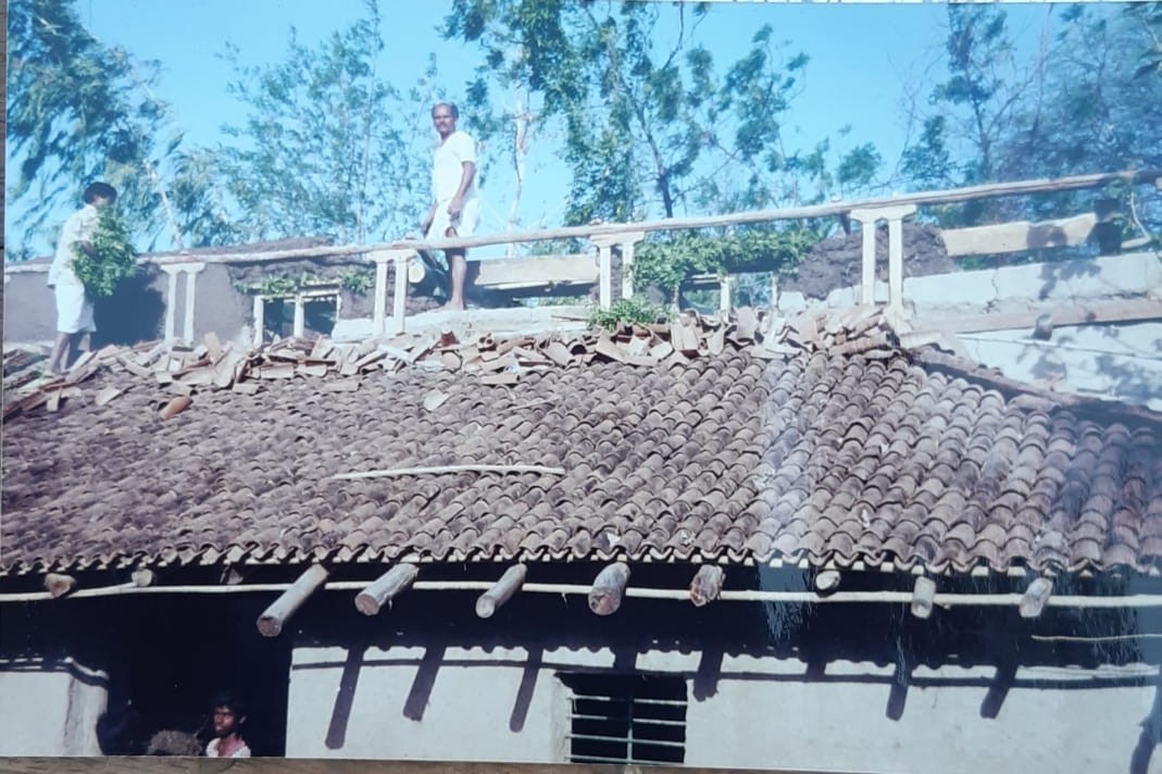 देशज् तकनीक से बना मिट्टी का घर (in Hindi)