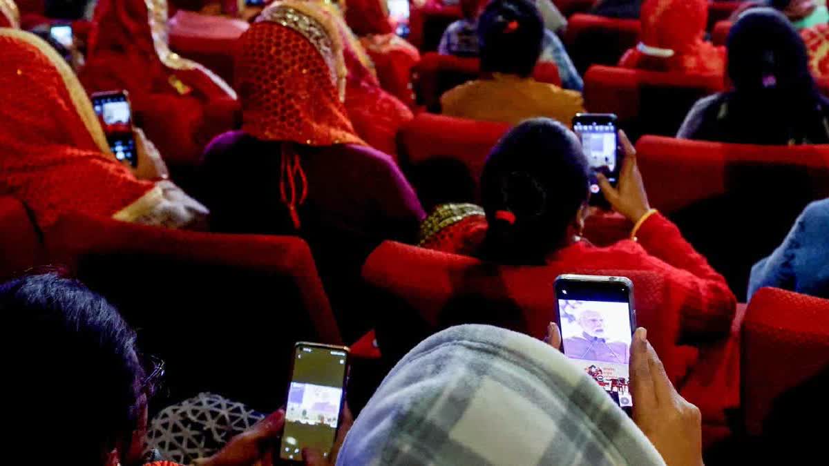 Digital Detox After Dusk: How A Karnataka Village Is Fighting Mobile Addiction & Boost Mindful Learning