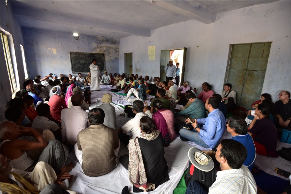 Energy Sangam participants with Dharnai villagers