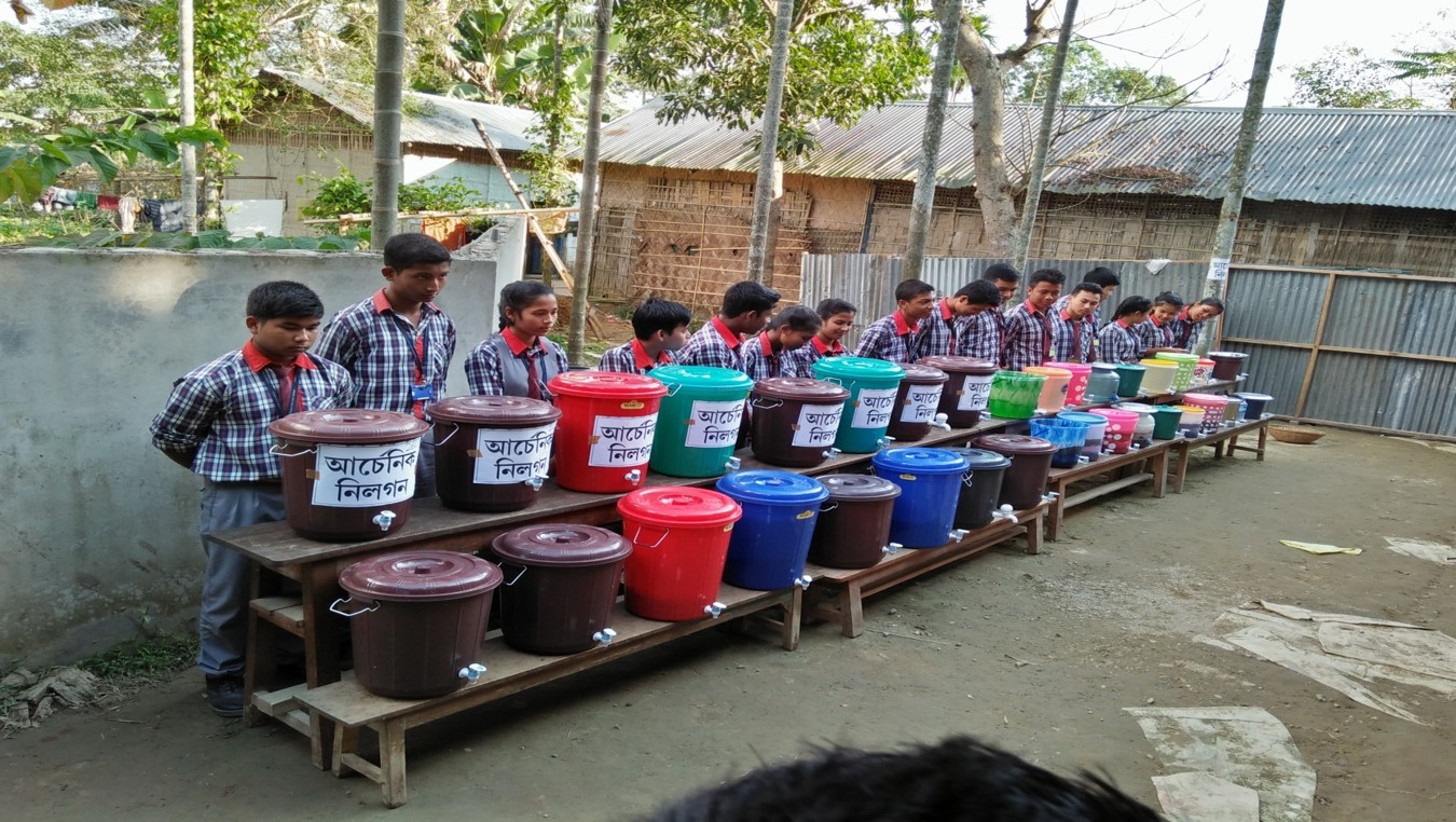 https://vikalpsangam.org/wp-content/uploads/migrate/Healthandhygiene/aditya_sharma_2students_water_kit.jpg