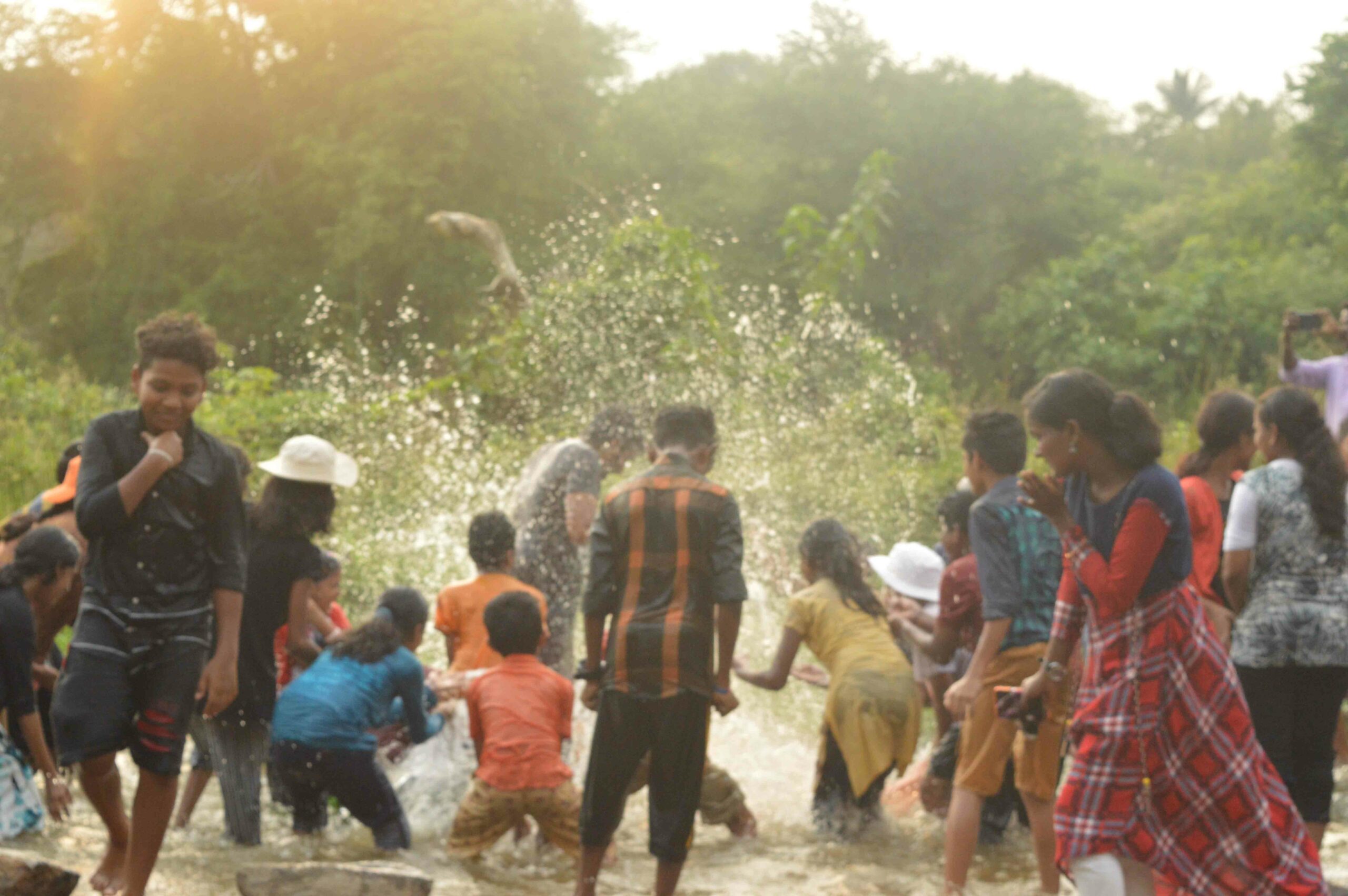 യുവമനസ്സുകളിലൂടെ ഒരു നദിയെ നിലനിർത്തുന്നു (In Malayalam)
