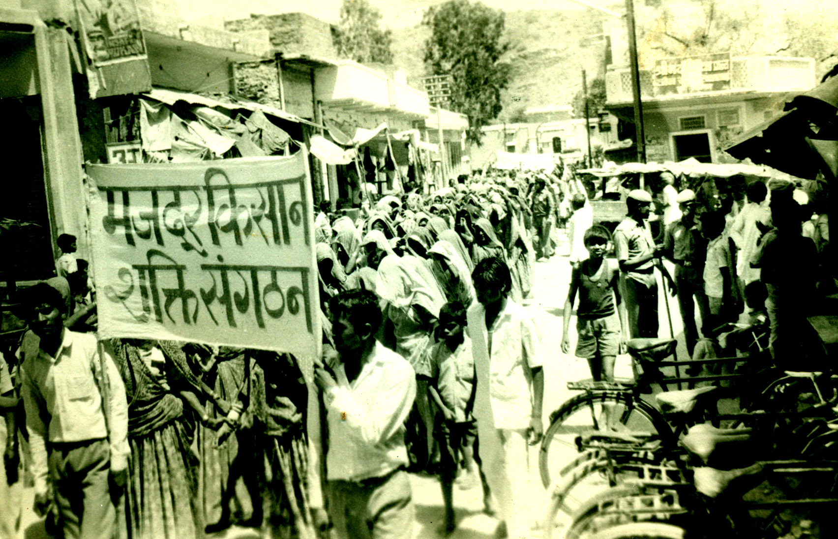 मजदूरों के संघर्ष ने बोये उम्मीद के बीज (in Hindi)