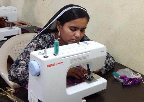 Small Sewing Machine at Rs 3000, Mini Silai Machine in Aurangabad