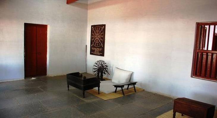 The think tank and the ashram